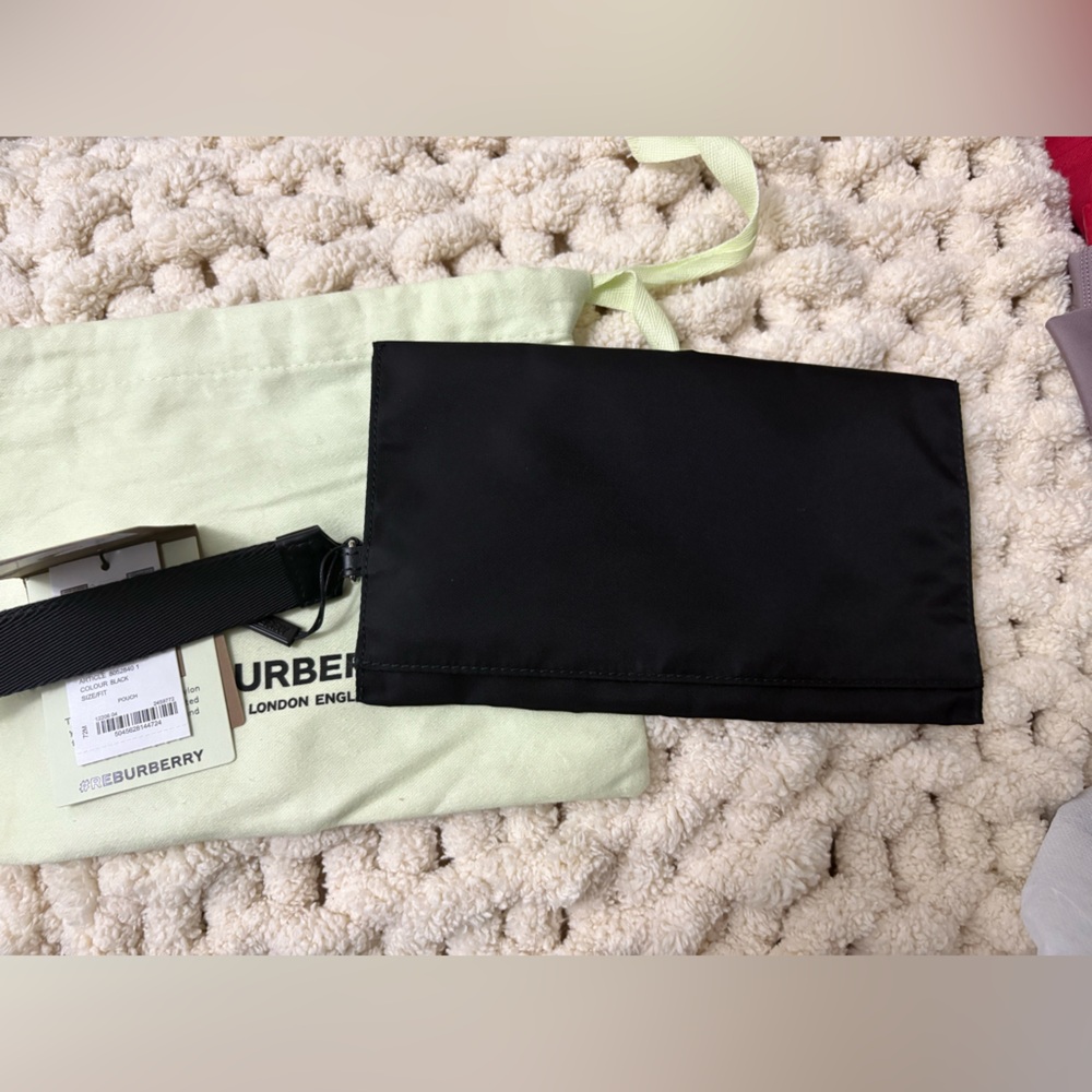 Burberry Black and Pouch with dust bag - Picture 3 of 4